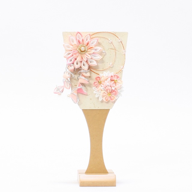 羽子板飾り《商品コード》10300-0004　つまみ羽子板　桃　ほのか｜初正月｜省スペース｜おしゃれ｜モダン｜コンパクト｜江戸押絵羽子板｜無病息災｜邪気払い｜無患子