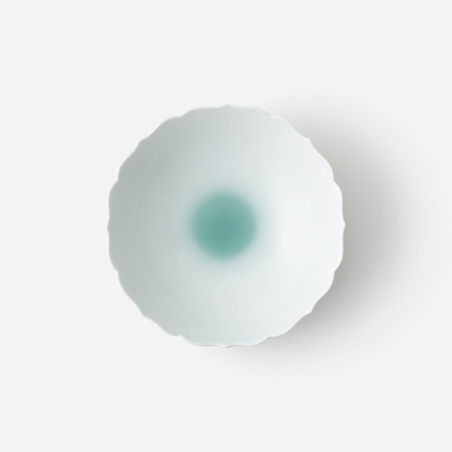 青瓷　青磁　輪花鉢　翡翠色　作家物　窯印あり　貫入あり 青磁輪花鉢 文化遺産オンライン