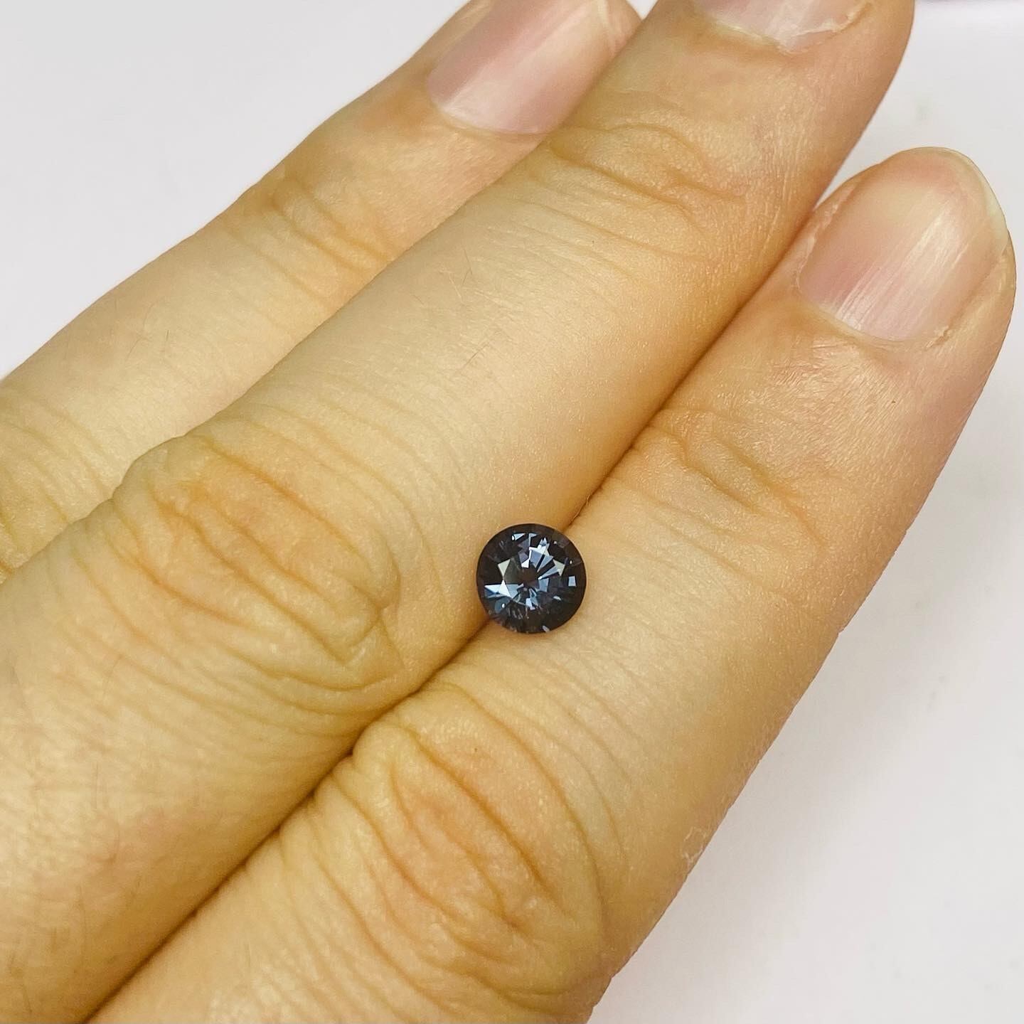 花火待ちの夏夜空　スピネル