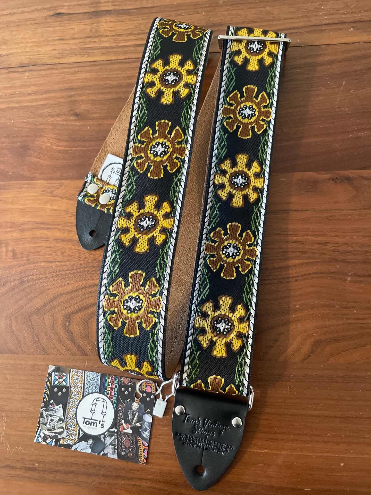 LeathergraftGB Celtic Embossed Strap Navy ギターストラップ