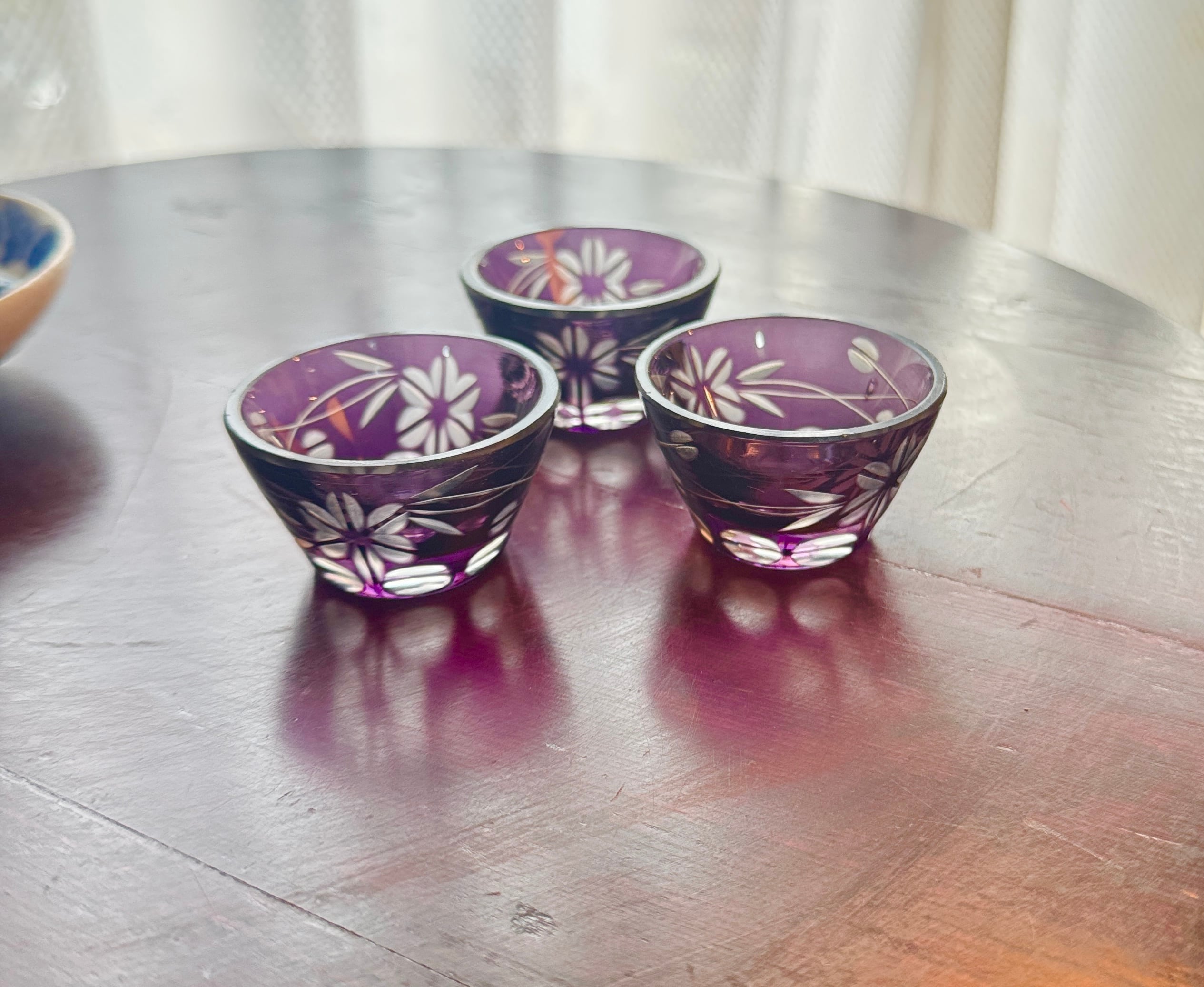アンティークぐい呑 昭和初期 紫被切子ガラス 冷酒 お猪口 3客セット