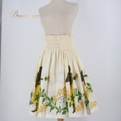 フラダンス 衣装 パウスカート ホワイト系 マウナロア 日本製 プルメリア柄 ハワイアンプリント ダンサー柄 アロハ Maunaloa フラ ダンス レッスン 練習 華やか 鮮やか かわいい おしゃれ さわやか イエロー系 グリーン系 ブラウン系 シングル スカート フラ ダンス 衣装 日本製 アロハシャツ トロピカル柄 ダンス練習 おしゃれなスカート 可愛いスカート コーディネート かわいい柄