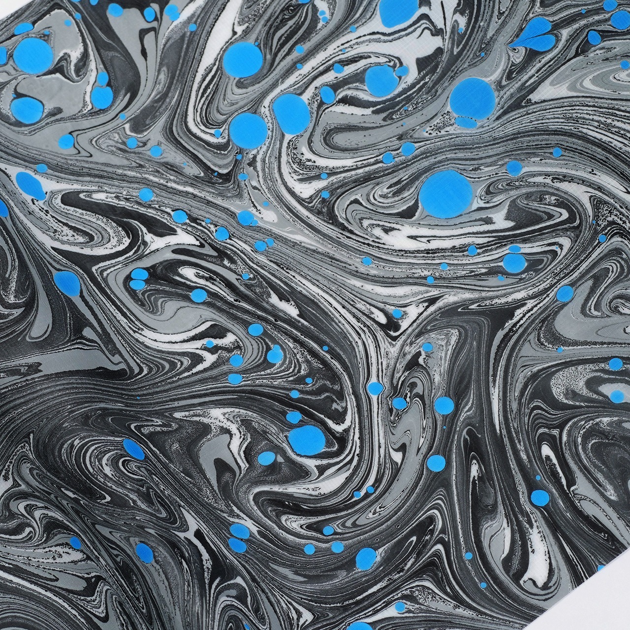 「ブラックサファイア」〜マーブル×ドット柄〜セオアルファ