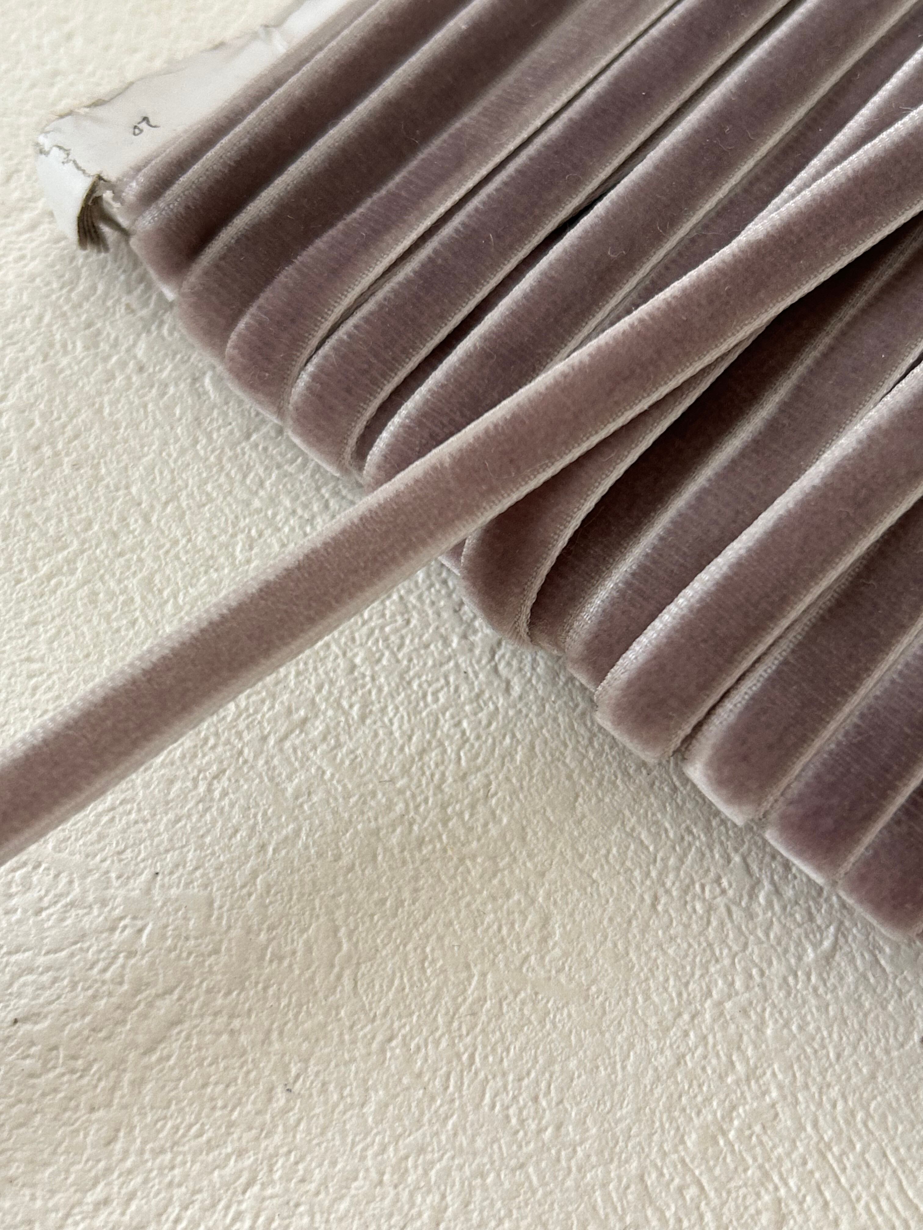 輸入デザインリボン ベルベットリボン 片面 グレージュ 7mm 100cm /カット カルトナージュ デコレーション材