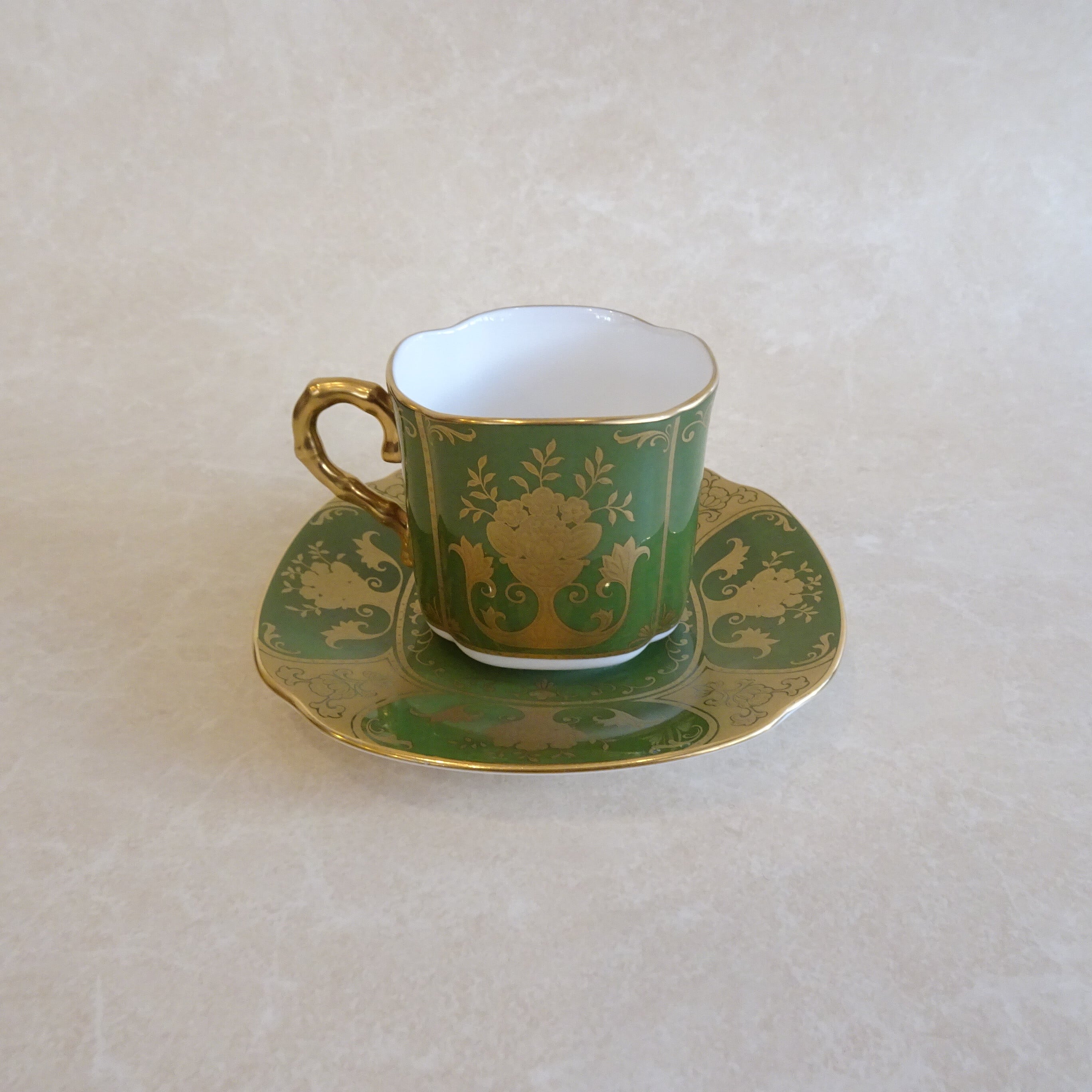 Sango モスグリーンとフラワーコンポートのカップ＆ソーサー | 純喫茶