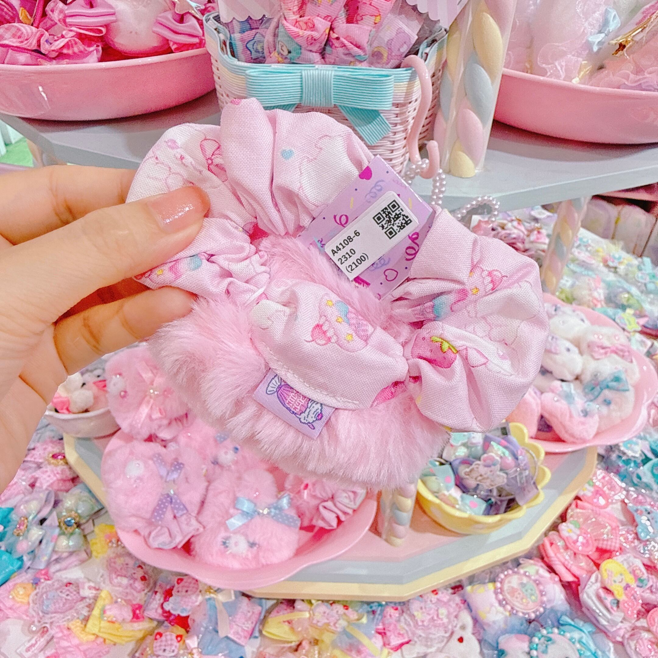【A4】108-6ぬいぐるみ付きシュシュ
