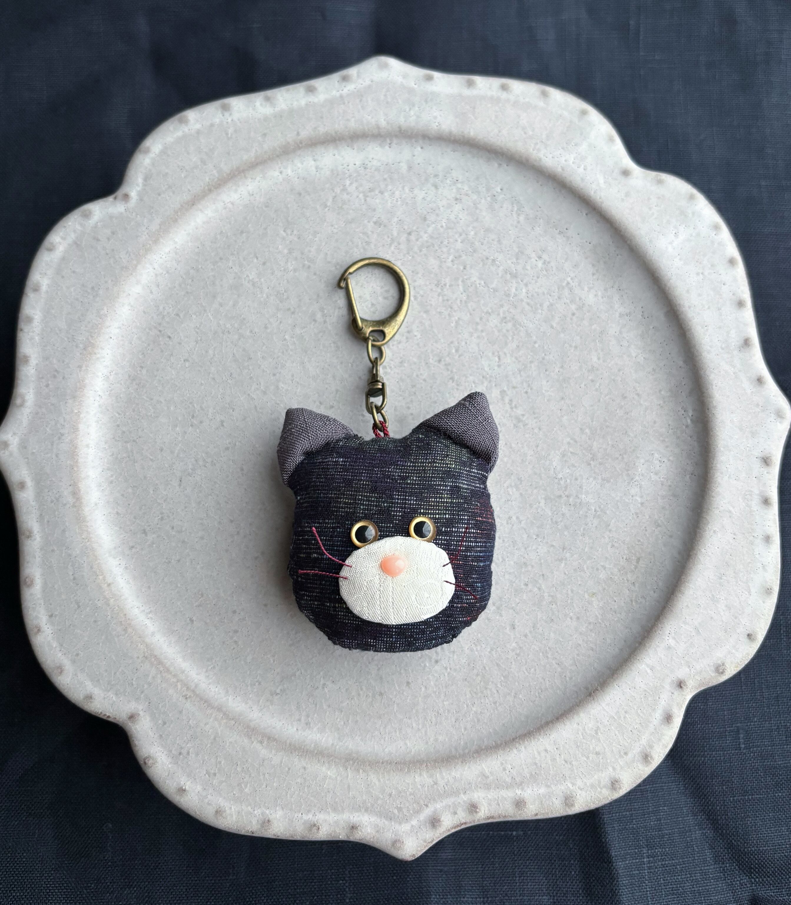 ぬいぐるみチャーム 着物リメイク 猫 正絹 | はなふく-花菜福-