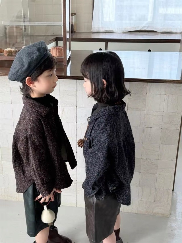 【取寄】落ち着いた色味でおしゃれに決まる花柄シャツ