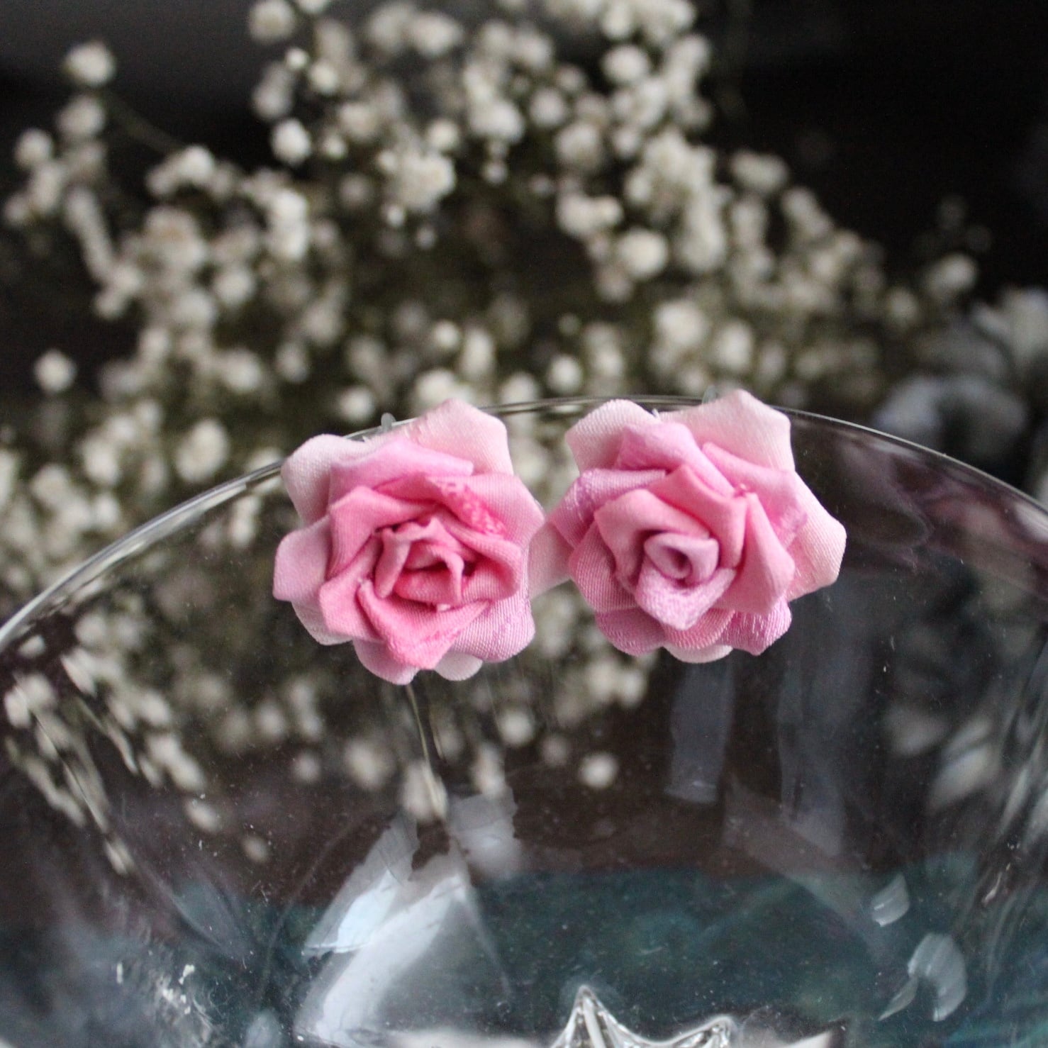 薔薇のピアス｜イヤリング｜正絹つまみ細工 | 紺碧堂