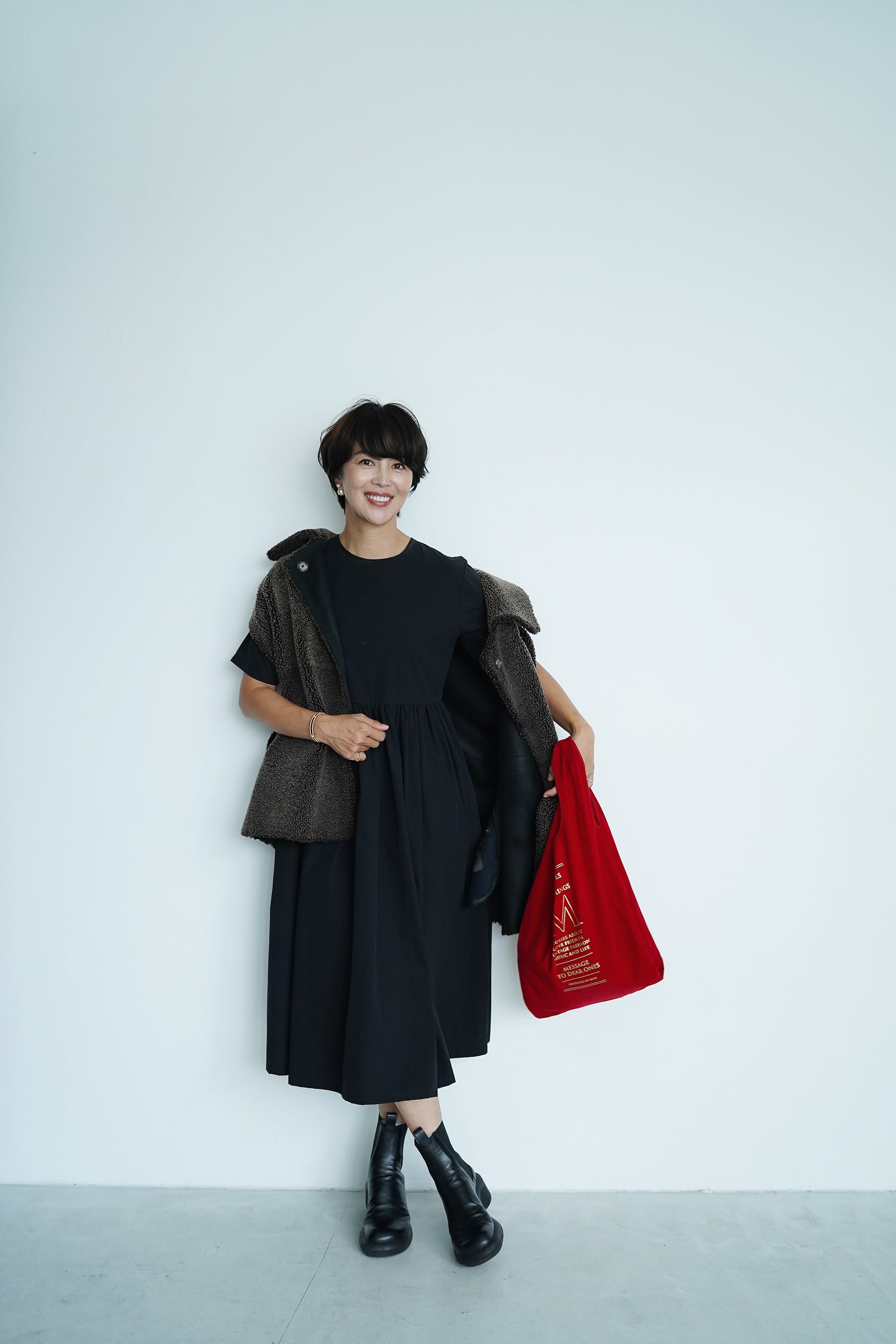 未使用 鈴木六夏the9shop エブリデイドレス ショート ネイビー Mサイズ  