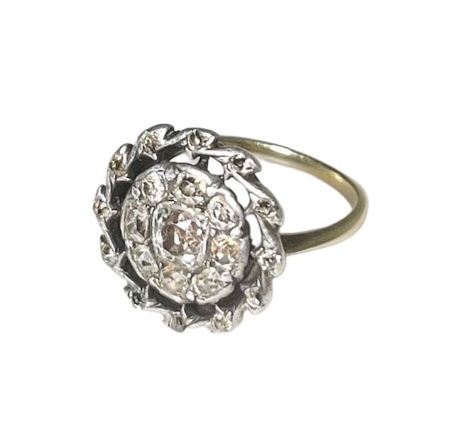 antique victorian 18ct gold cluster ring set with old cut diamond