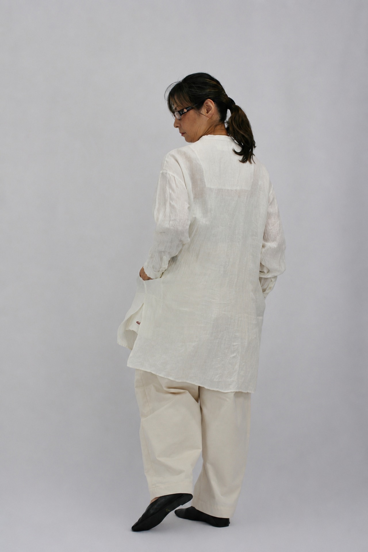 【GUPTIHA】Kameez shirt 手織りリネン チュニックシャツ / White・Black