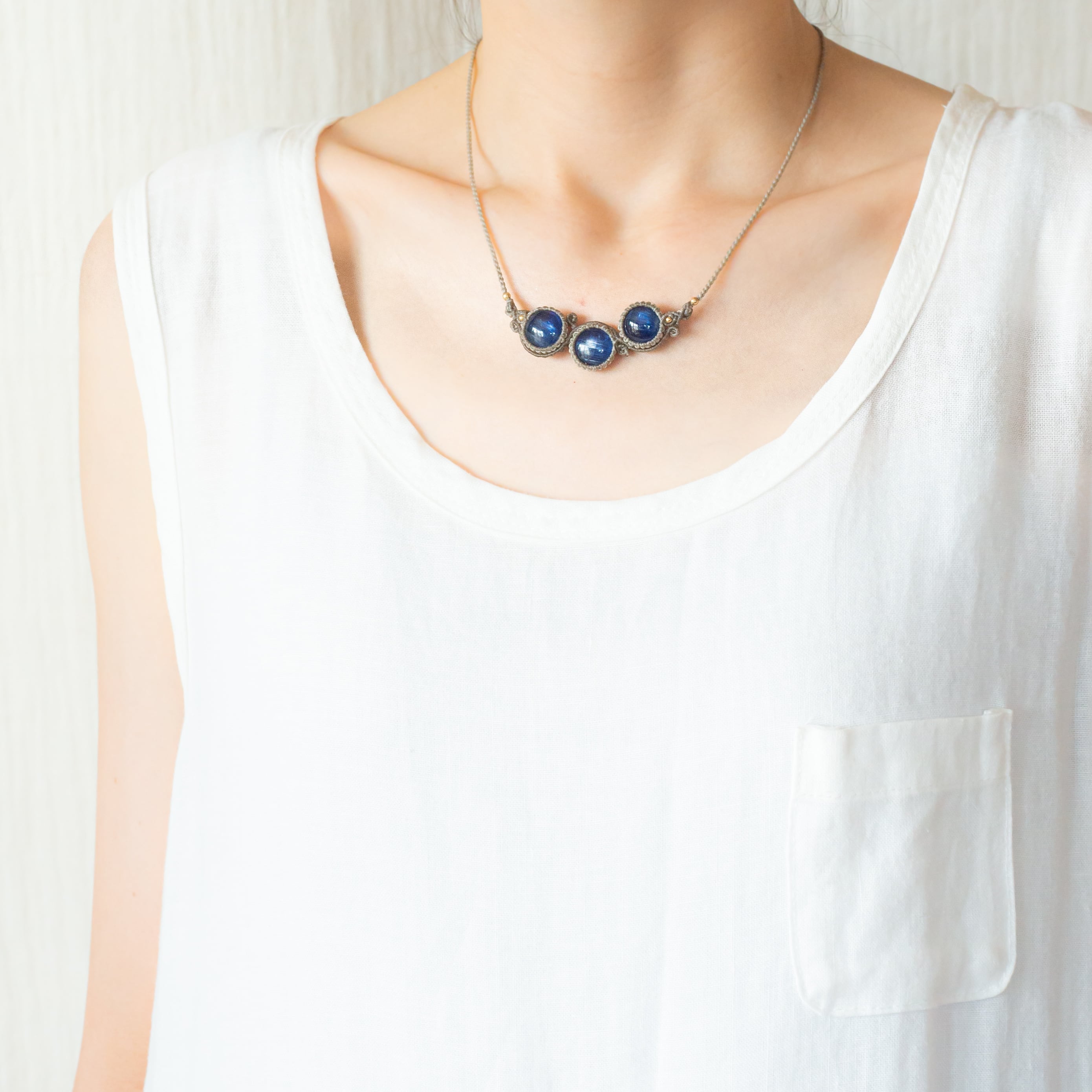 カイヤナイトのマクラメ編み 天然石ネックレス | SHANTi WALA