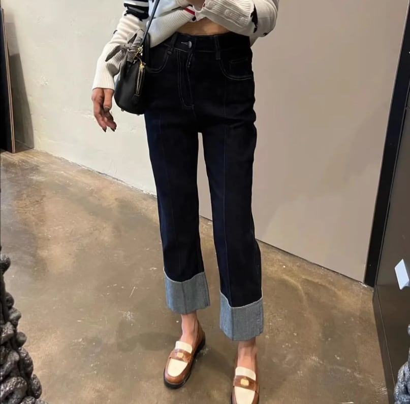 ボトムス パンツ ストレートパンツ 膝下 9分丈 ストレート ロールアップ デニム ブルーデニム 大人可愛い シンプル カジュアル 大人 おしゃれ お洒落 かっこいい 大人女子 ラフ メンズライク 無地 春 夏 秋 冬 オールシーズン シーズンレス 10代 20代 30代 40代 50代 レディース 女性用 女の子 オフィス ビジネス OL 通勤 学生 通学 デート お出かけ 公園デビュー 女子会 休日 着回し 普段使い 体系カバー 美脚 脚長 S M L XL 2XL 3XL 4XL