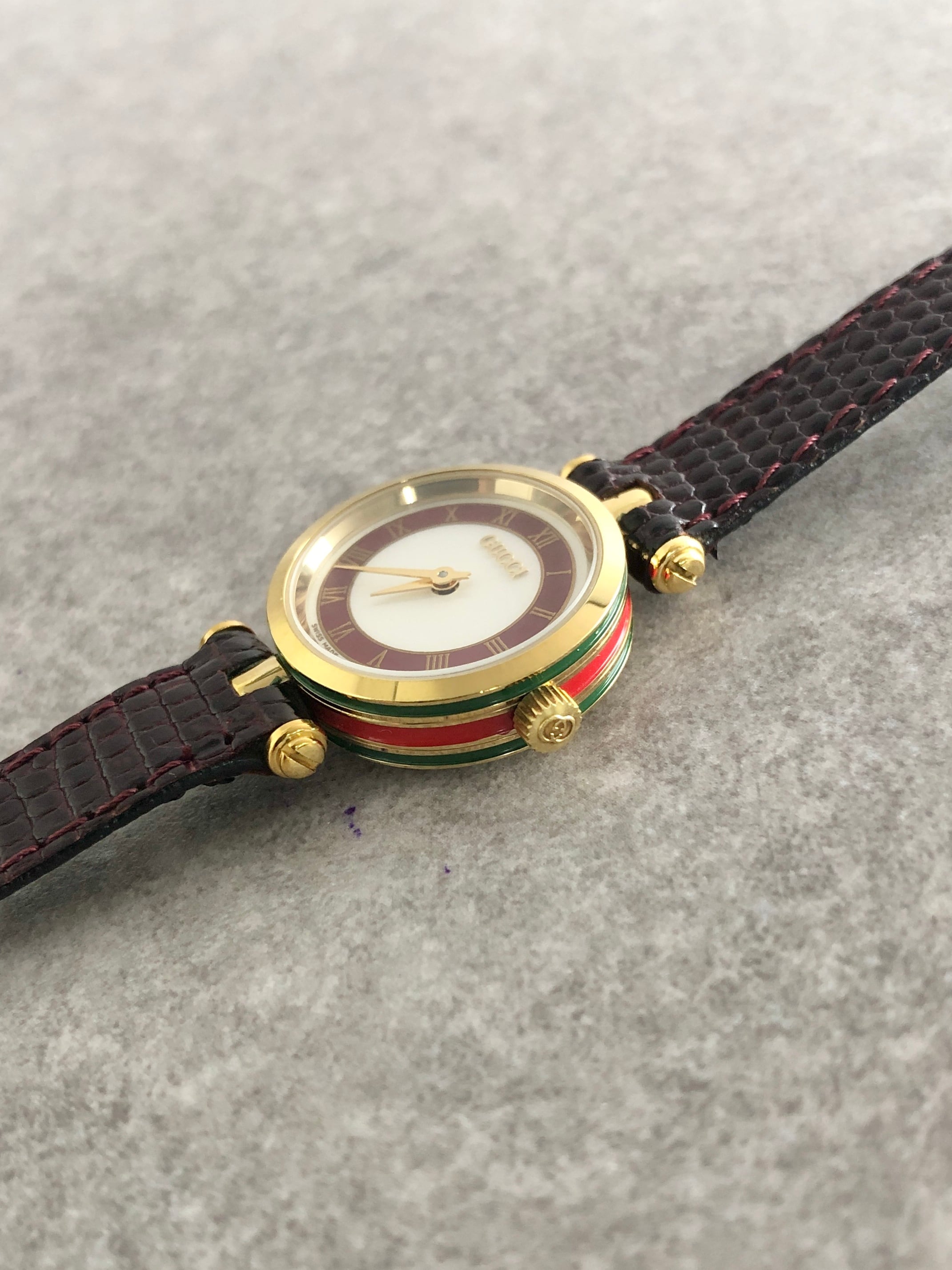 GUCCI グッチ 腕時計 ゴールド レッド シェリーライン レザー