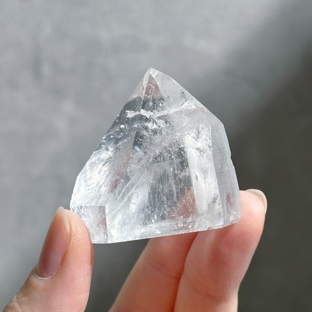 ミナスジェライス産貫入水晶(マニフェステーション) タワー型11◇ Manifestation◇ 天然石・鉱物・パワーストーン