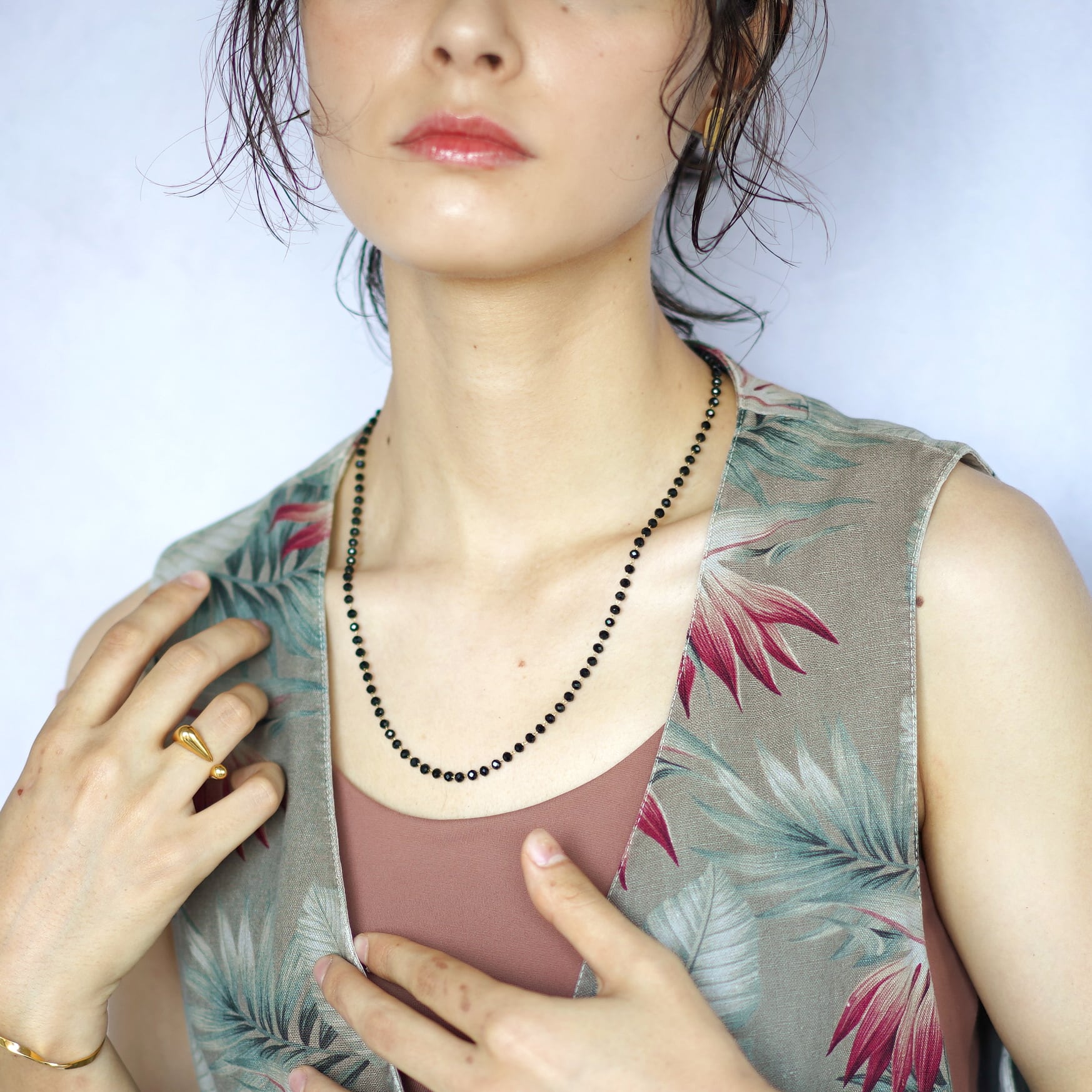 ブラックチェコビーズのエレガントネックレス | jojono