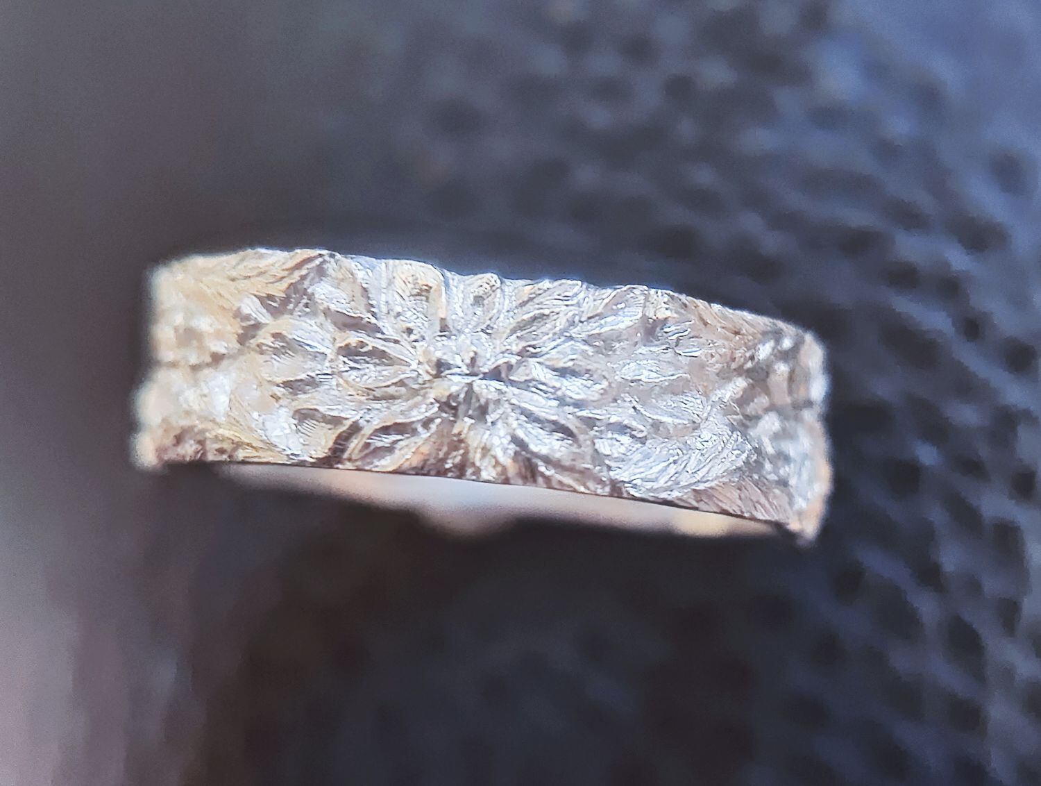 菊花の彫金 シルバーリング | 手彫り工房