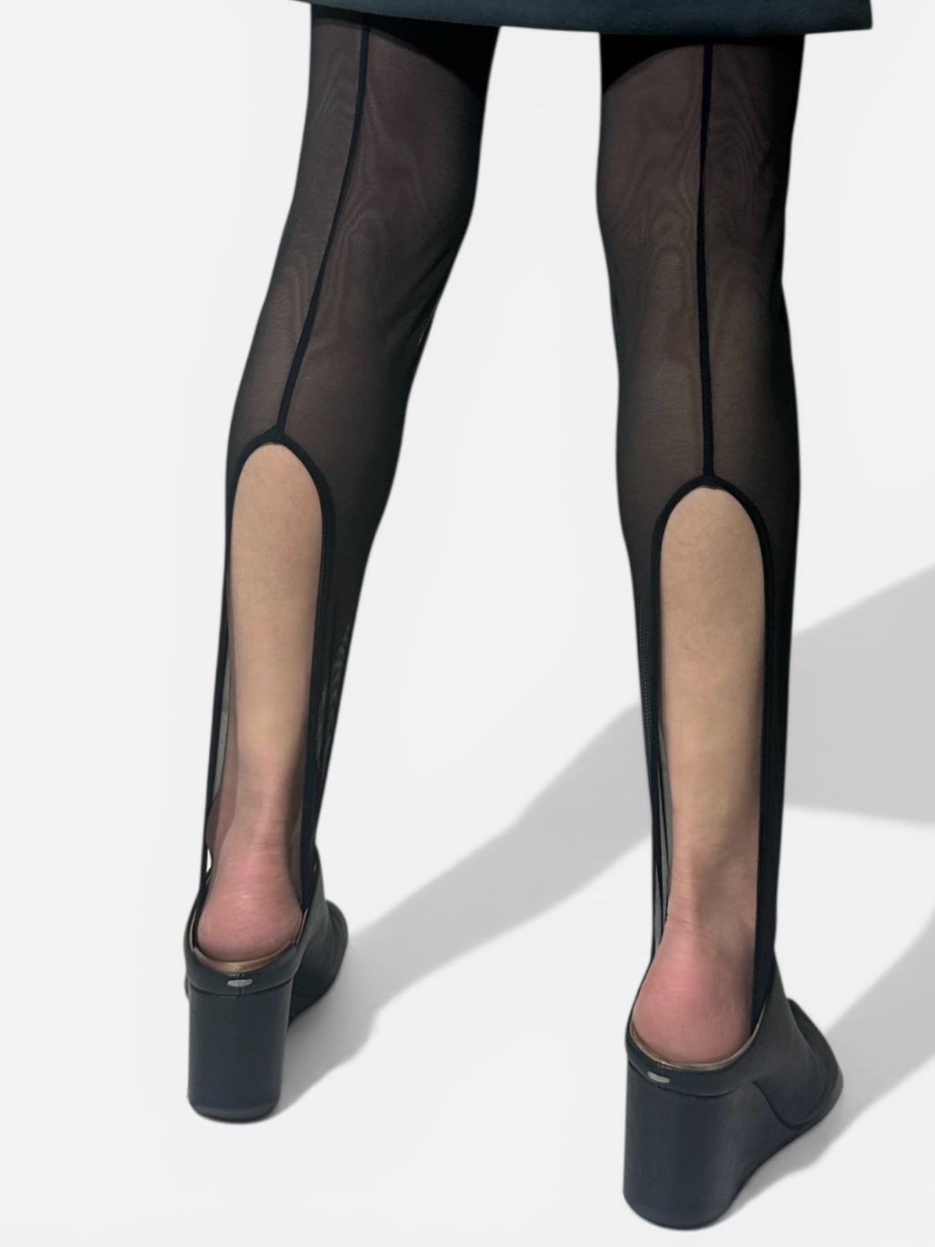 OVERNEATH  [NET LEGGINGS]