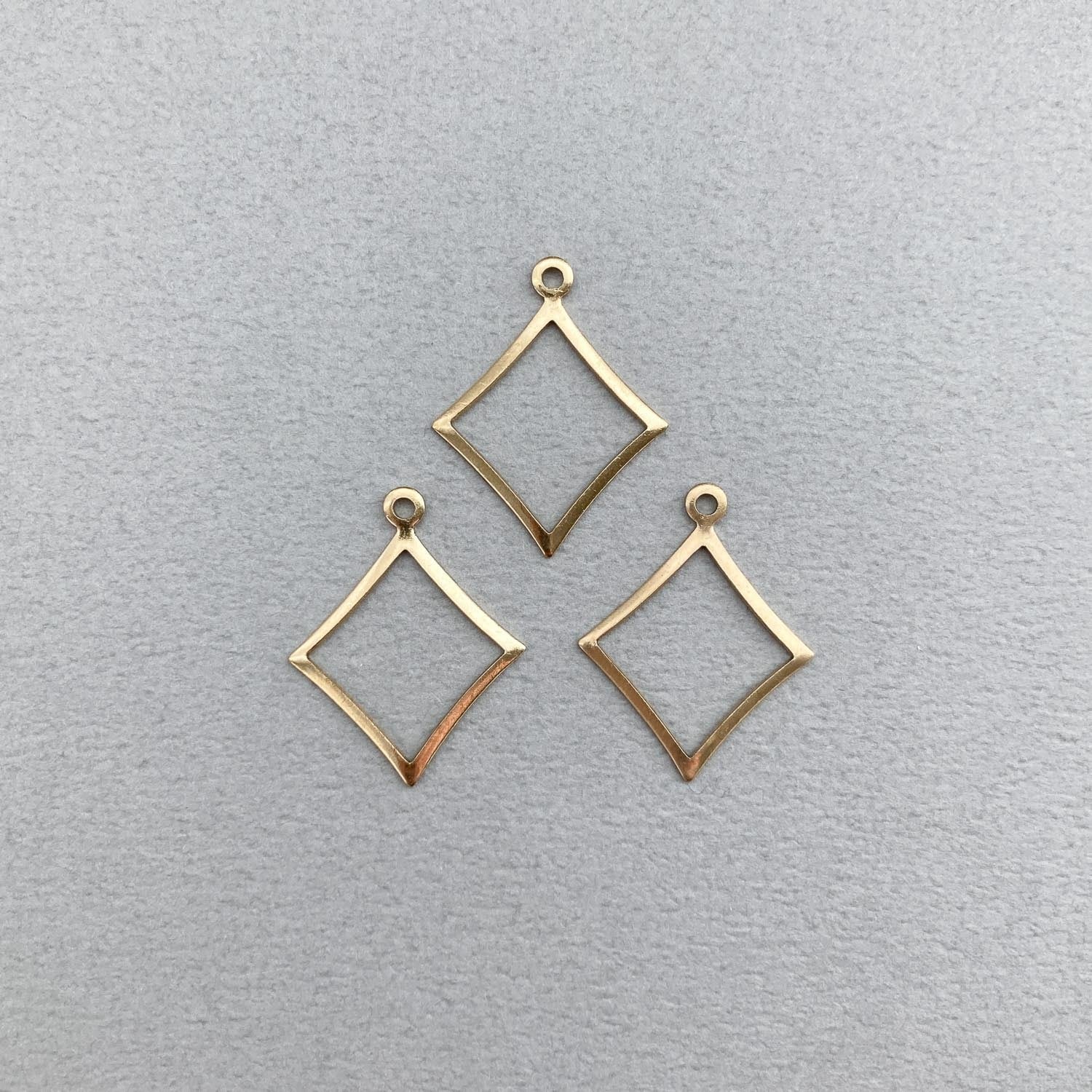 再入荷〉USA真鍮 トランプモチーフフープチャーム | Dua-アクセサリー