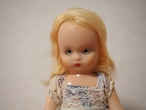 布花帽子と花柄ドレス「Nancy Ann Story Book Doll」(破れあり) 画像9