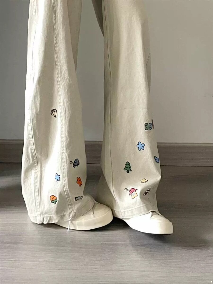 152cm〜 アプリコットのミニ刺繍ストレートデニム