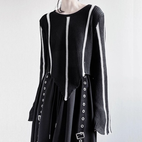 Wave hem trumpet sleeve top C0649