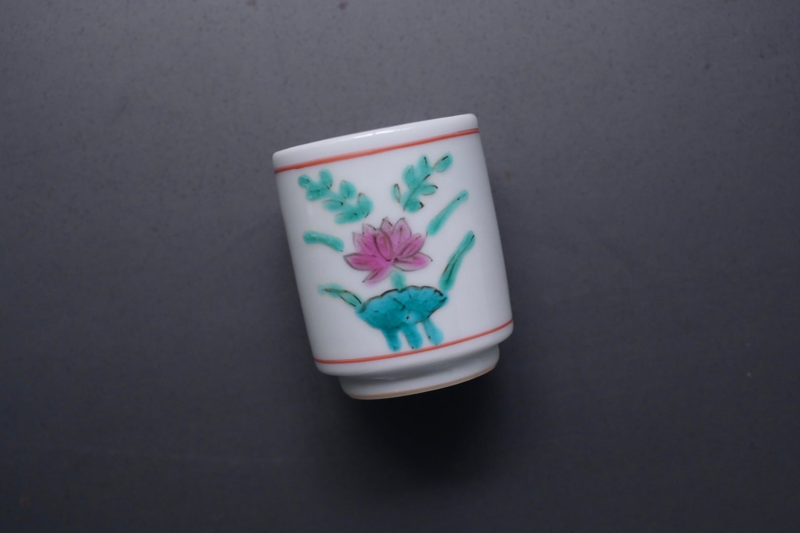 清水なお子 色絵のぞき猪口蓮華文 | 鎌倉倶楽部 茶寮