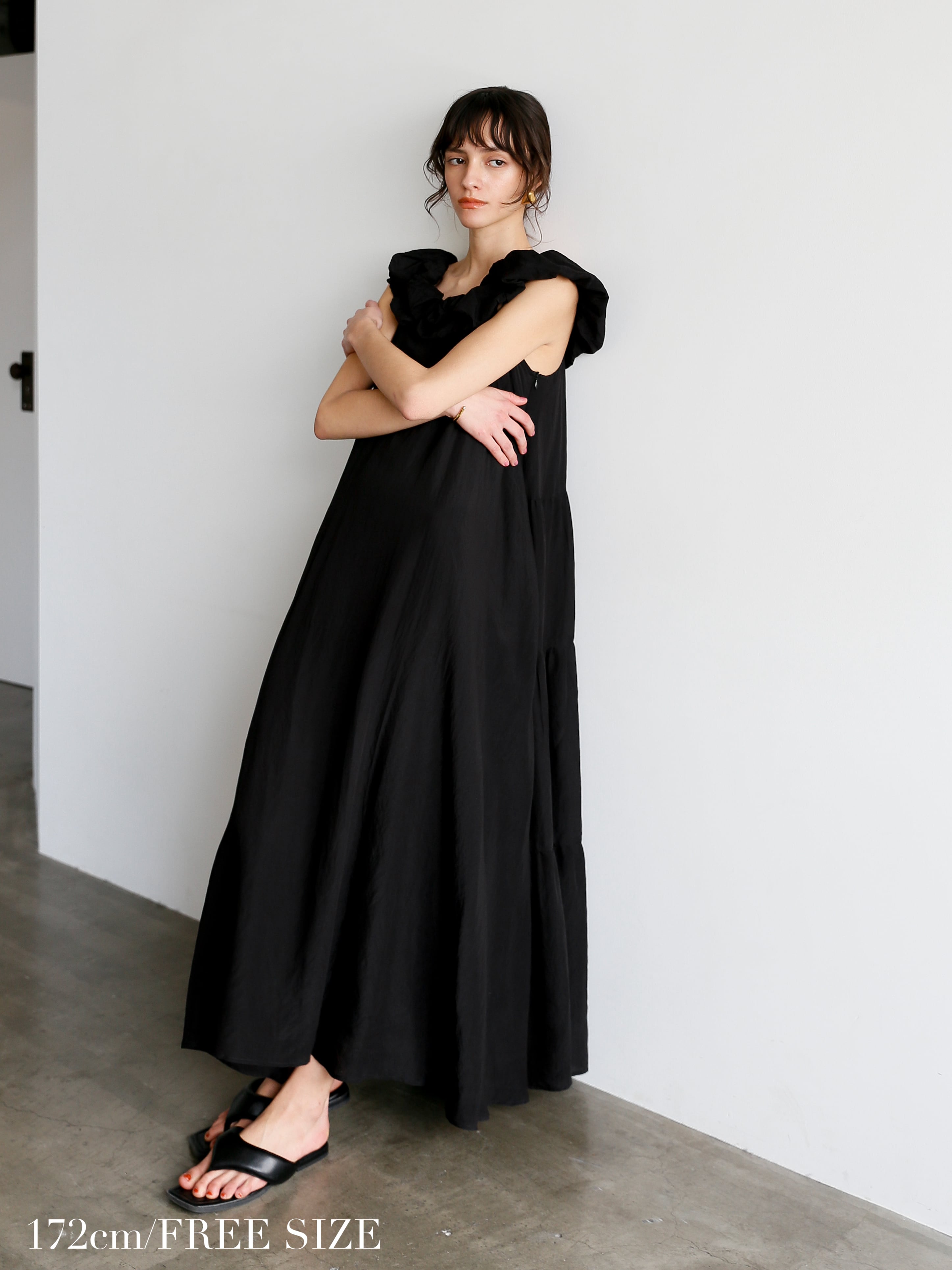 fluffy shoulder back tiered onepiece | Katrin TOKYO