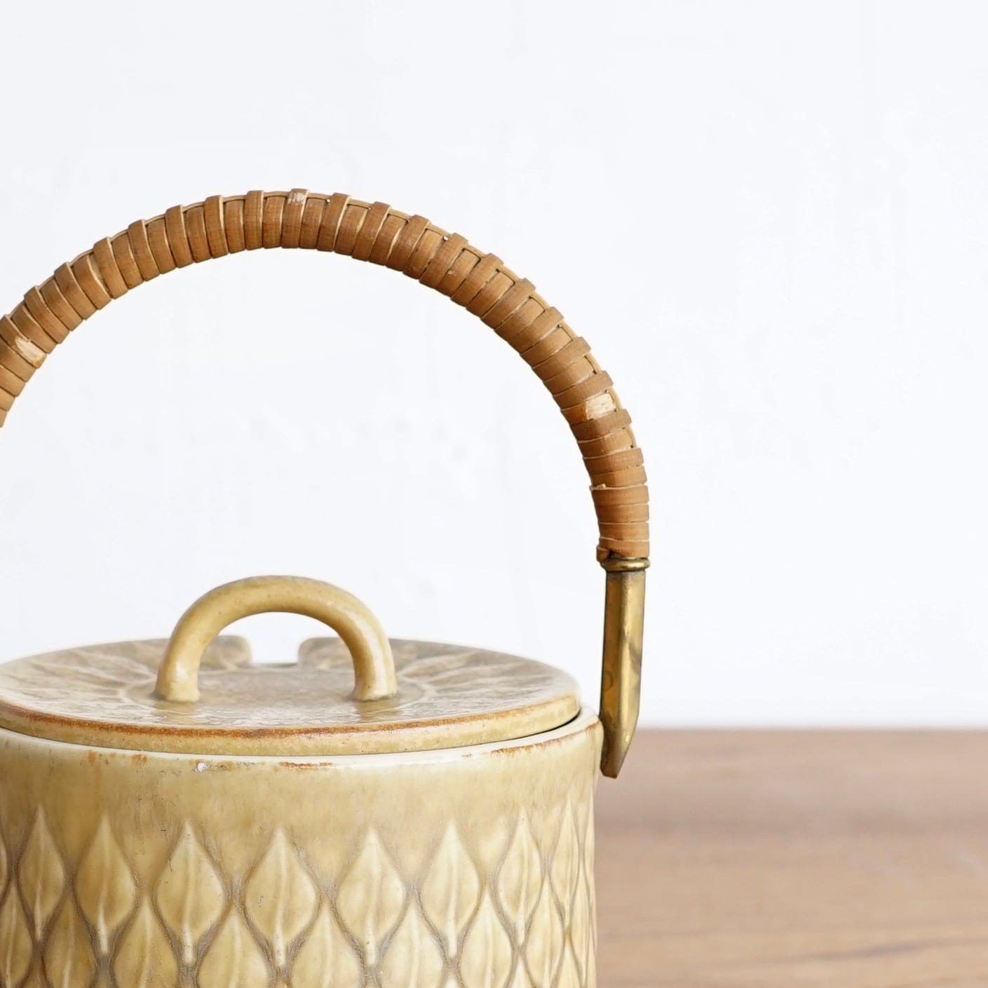 クイストゴー レリーフ ラウンド ティーポットQuistgaard relief 北欧