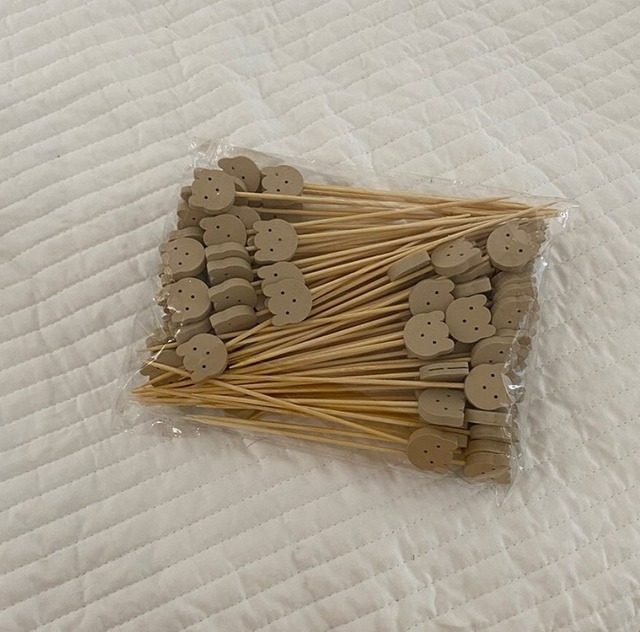 【お取り寄せ】韓国風 木製 使い捨てフルーツフォーク かわいい 竹串