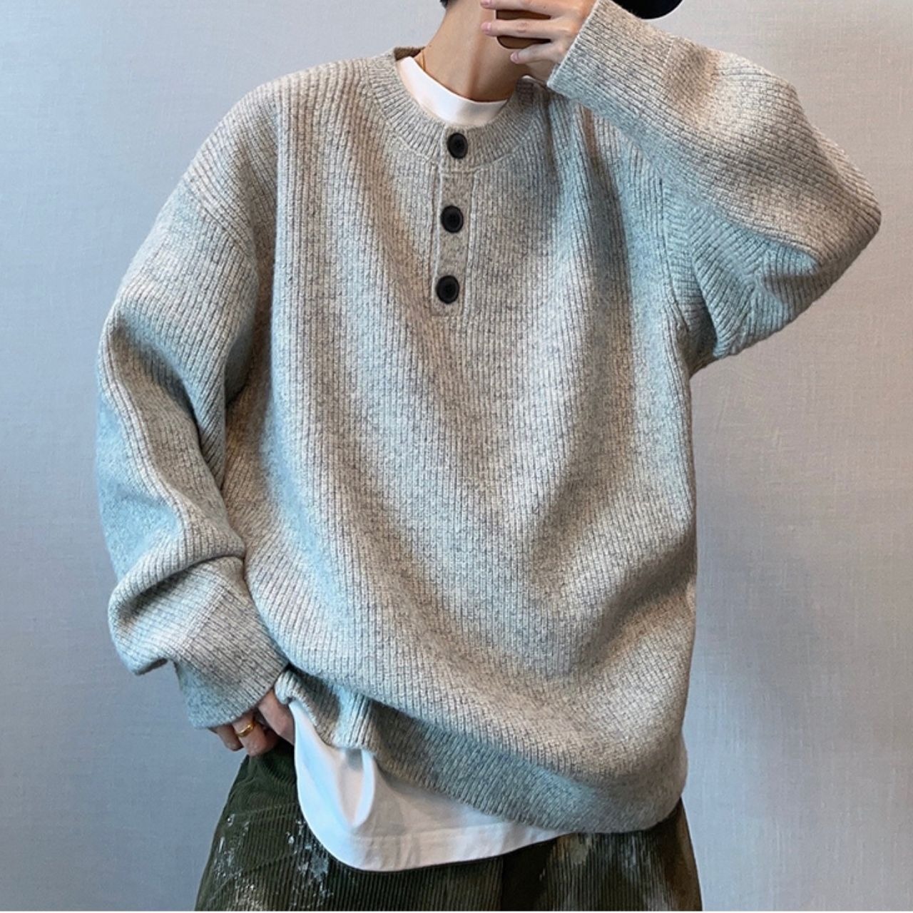 ヘンリーカラーボタンラウンドネックニット　1037