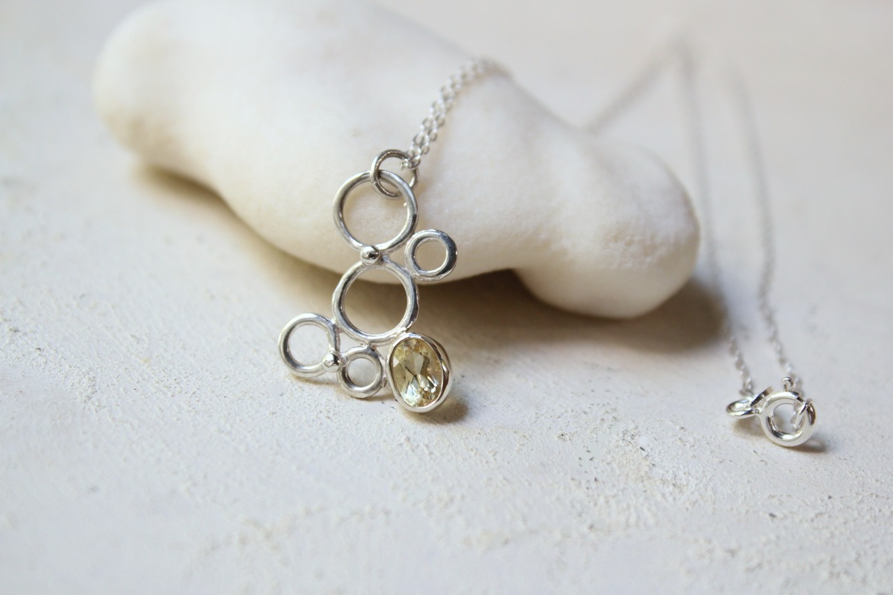 イエローベリルの泡ネックレス