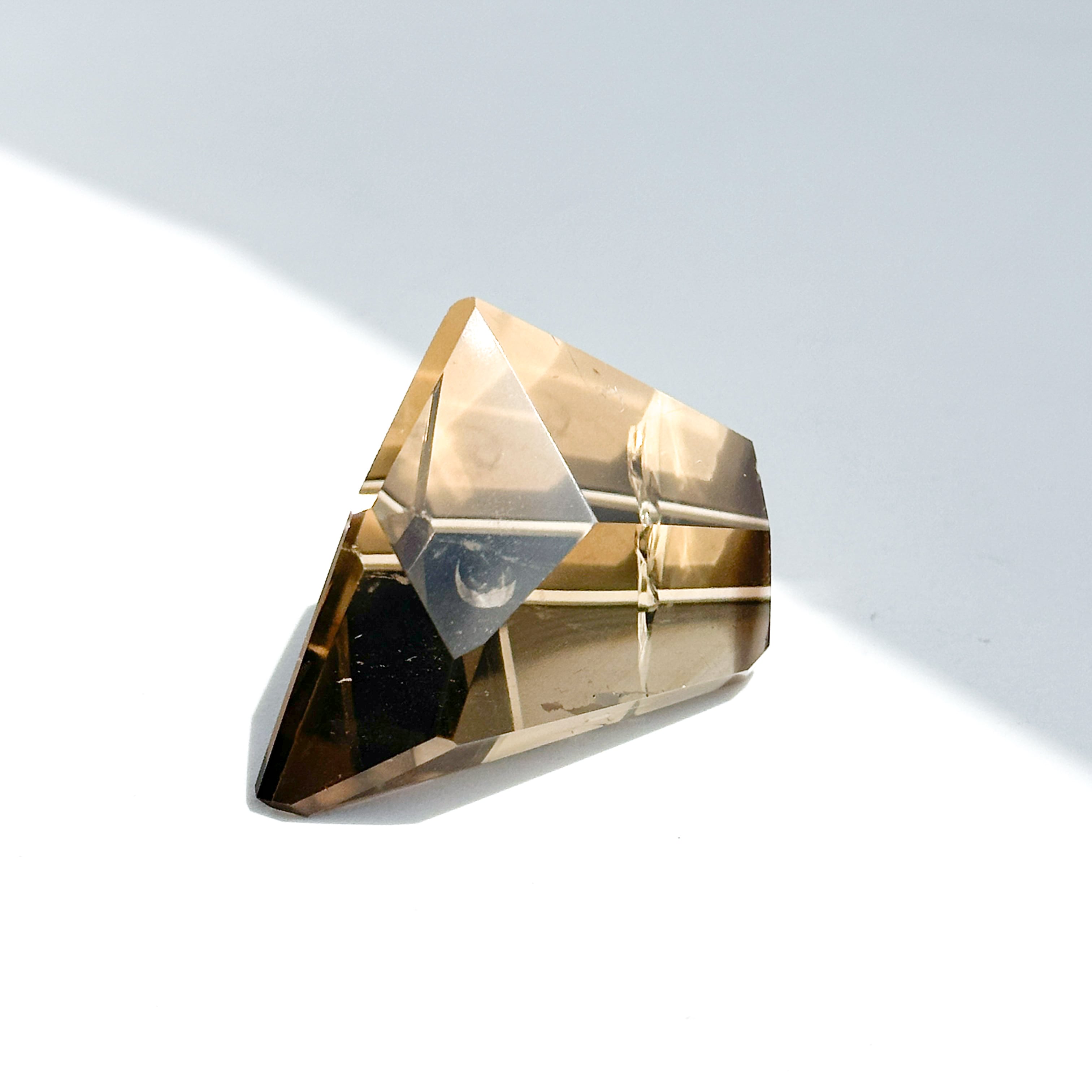 ファントム◎シトリン（黄水晶） フリーフォーム93◇ Citrine