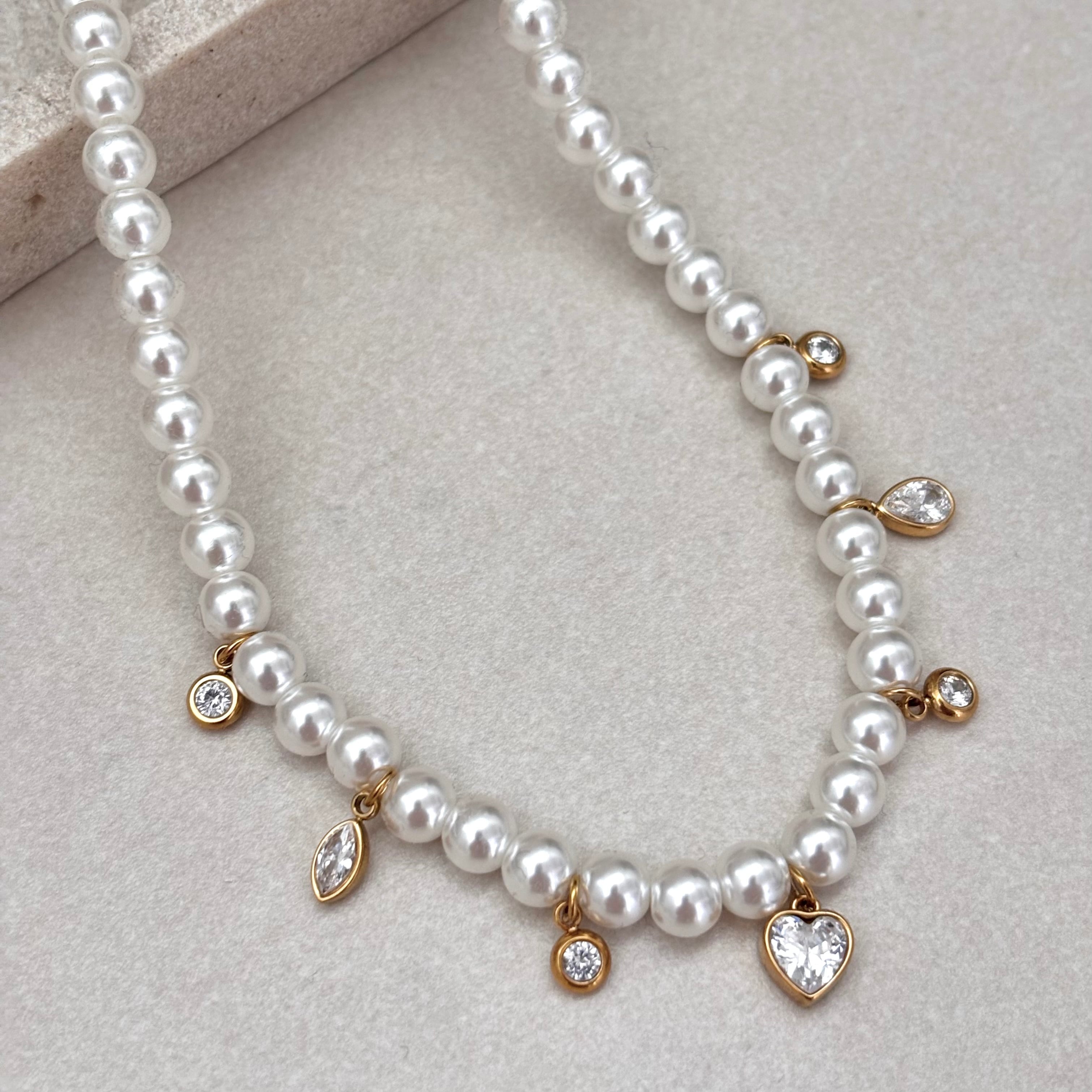 BIJOU PEARL NECKLACE