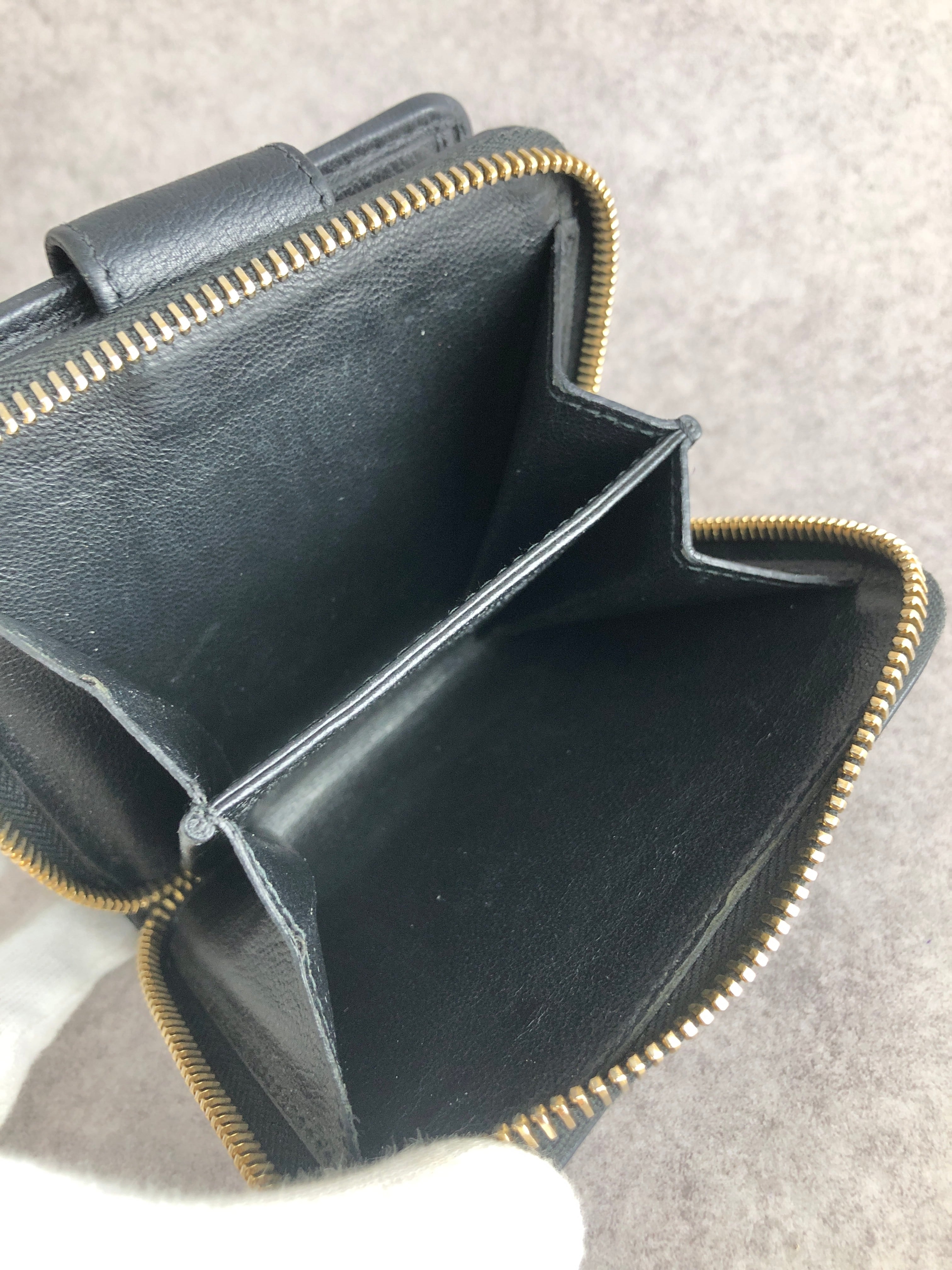 Yves Saint Laurent イヴ・サンローラン 財布 ブラック YSL レザー 2