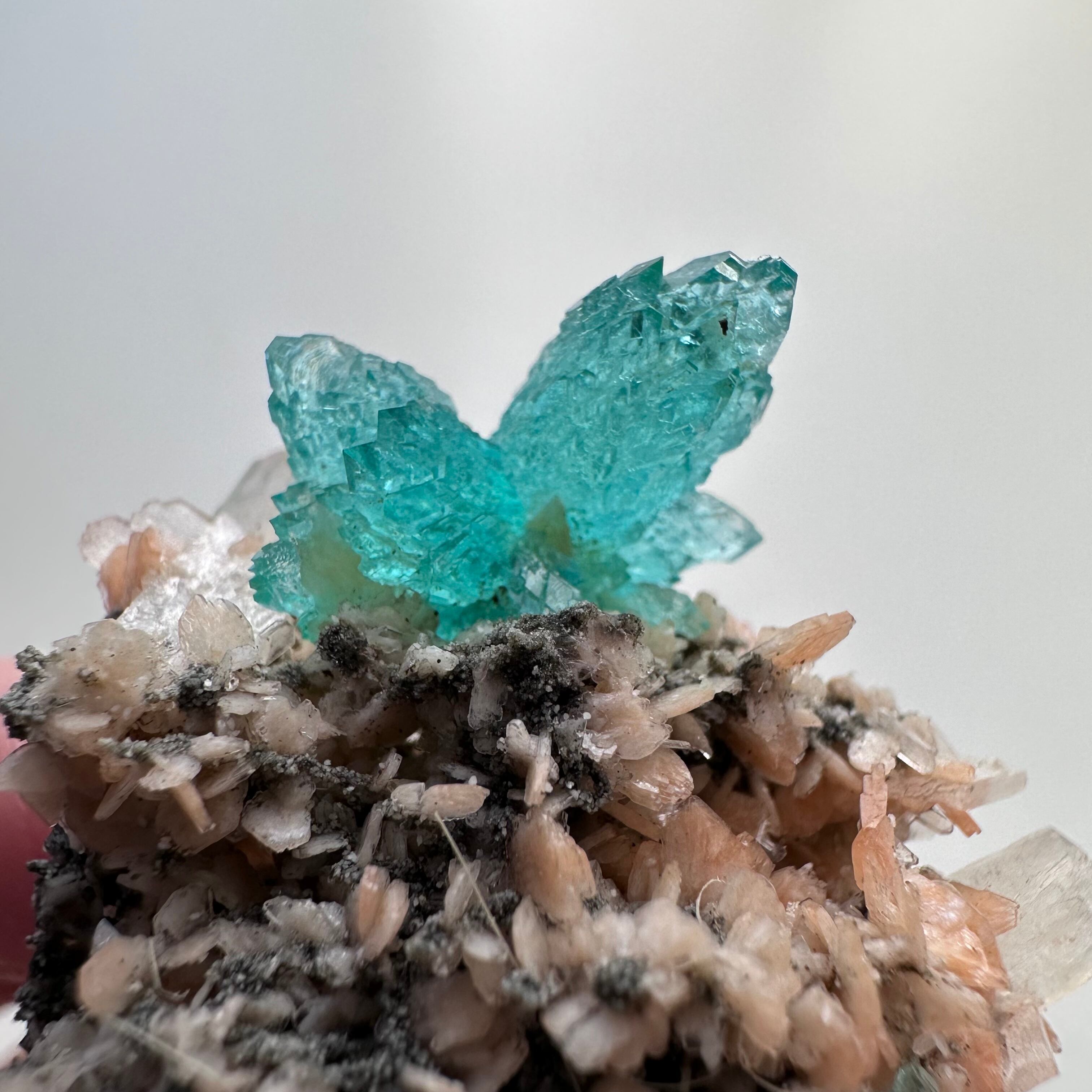 アポフィライト / スティルバイト【Apophyllite with Stilbite】インド
