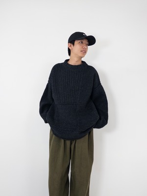 Wool design knit sweater