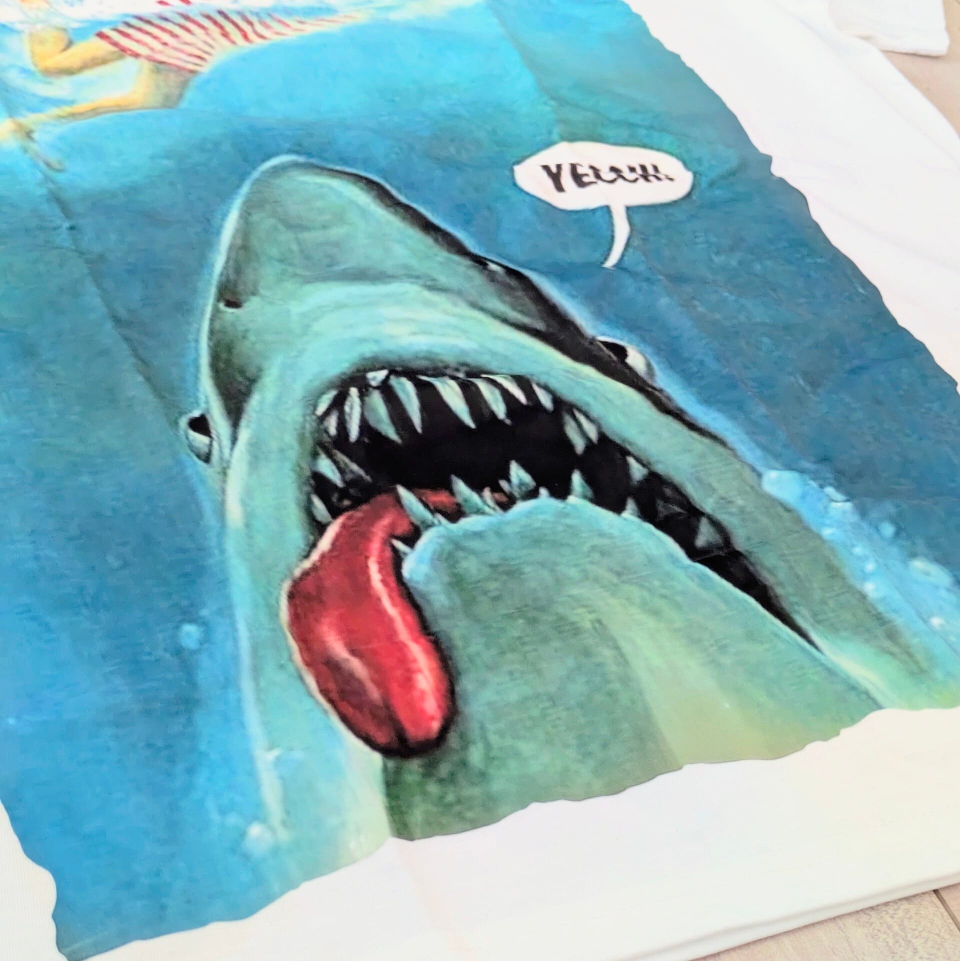 【 MAD Magazine(マッドマガジン)】MAD アルフレッド・E・ニューマン / JAWS ジョーズ / Tシャツ〚アメリカン雑貨 アメトイ〛