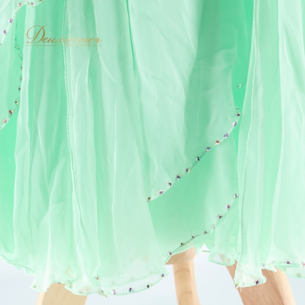 社交ダンス 衣装 スタンダードドレス ワンピース スタンダード 緑 エメラルドグリーン レース デモ 競技 ダンス パーティ 発表会 綺麗 上品 落ち感 グリーン系 ブルー系 シンプル 明るい 優雅 おしゃれ パフォーマンス