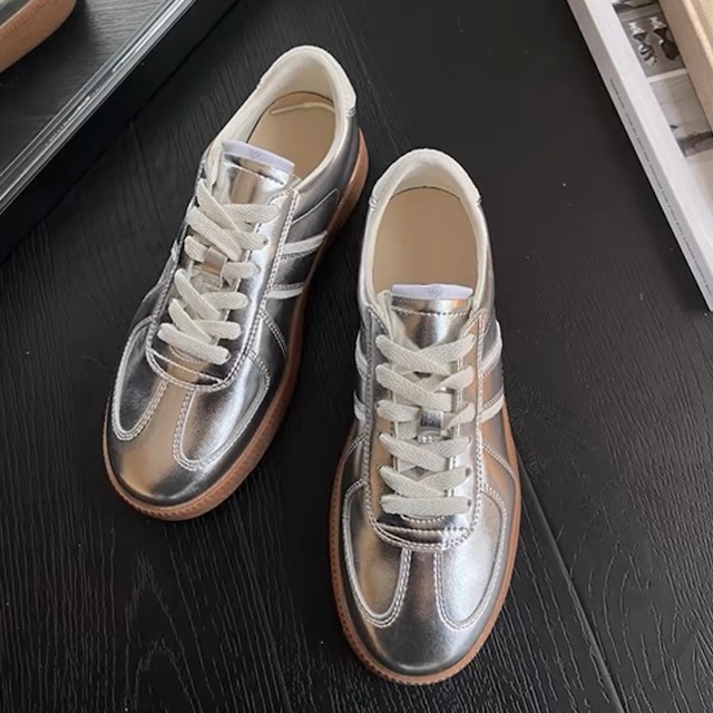 silver casual sneaker