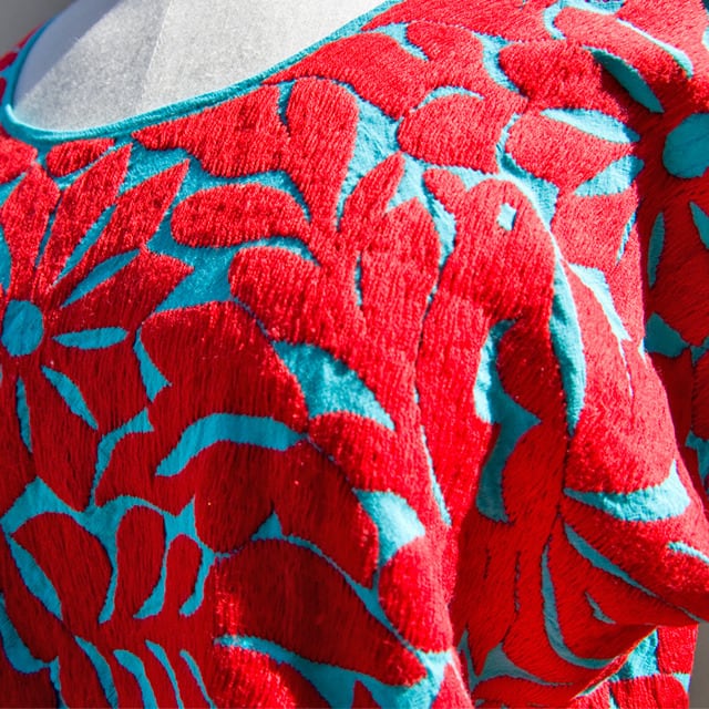 オアハカ トゥクステペック メキシコ刺繍 ブラウス　黒 メキシコ オアハカ トゥクステペック 刺繍ブラウス（#MTBL3） | tabino