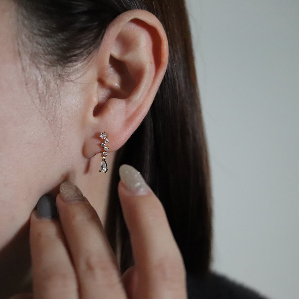 925スターリングシルバー キー ミニヘリックス スタッドイヤリング レディース ティーン ガールズ キュービックジルコニア クリスタル 軟骨 トラガ