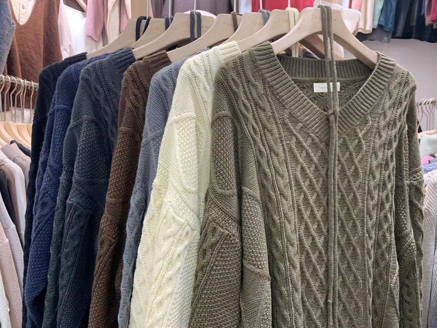 ウエスト紐付き　ケーブル編みニットワンピース　AJ2205-D06