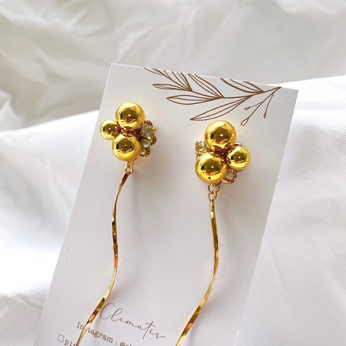 ◇B-2 ゴールドビジューイヤリング