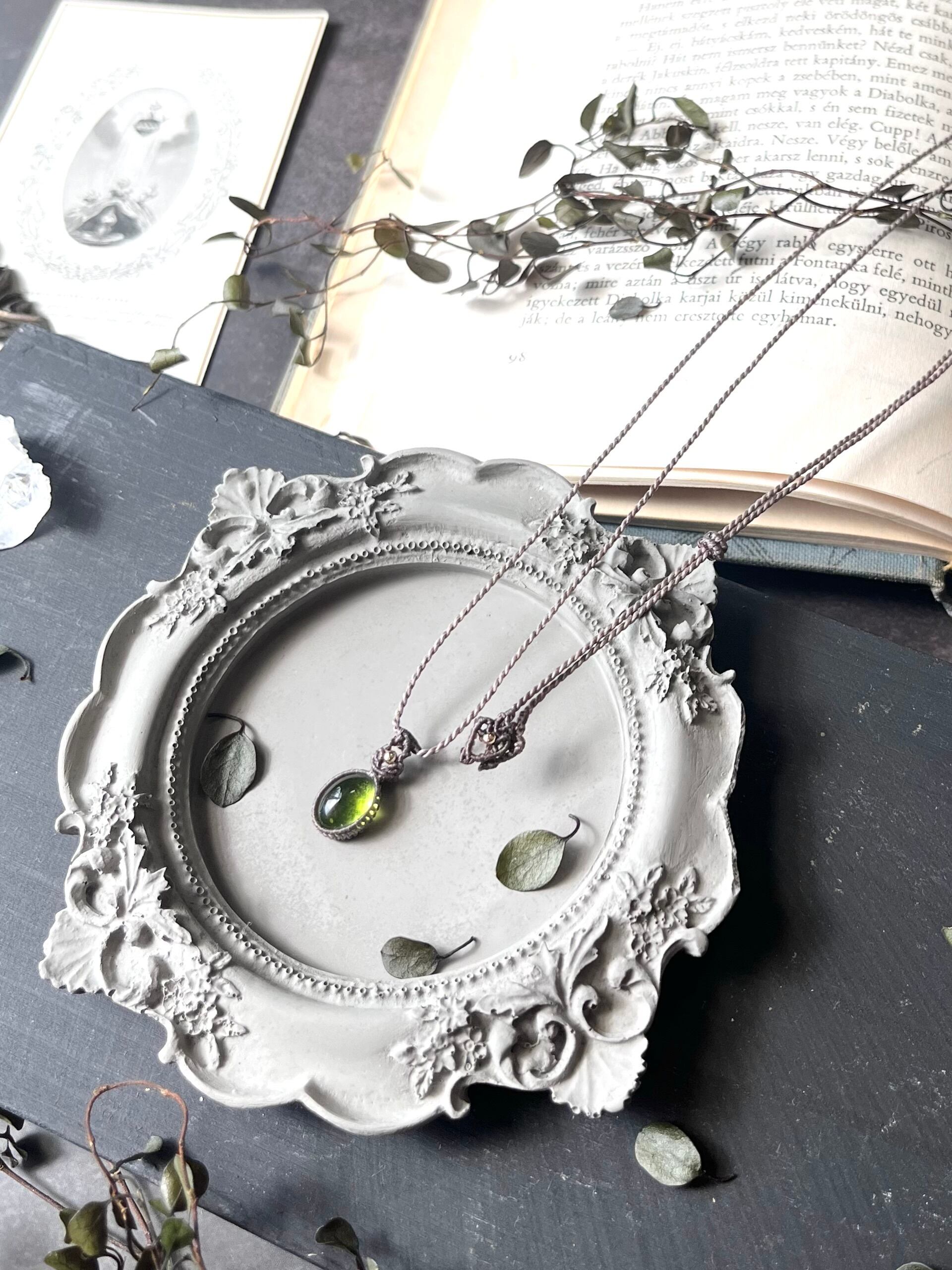 ペリドット 【シンプルminiシリーズ】 マクラメネックレス | Petal