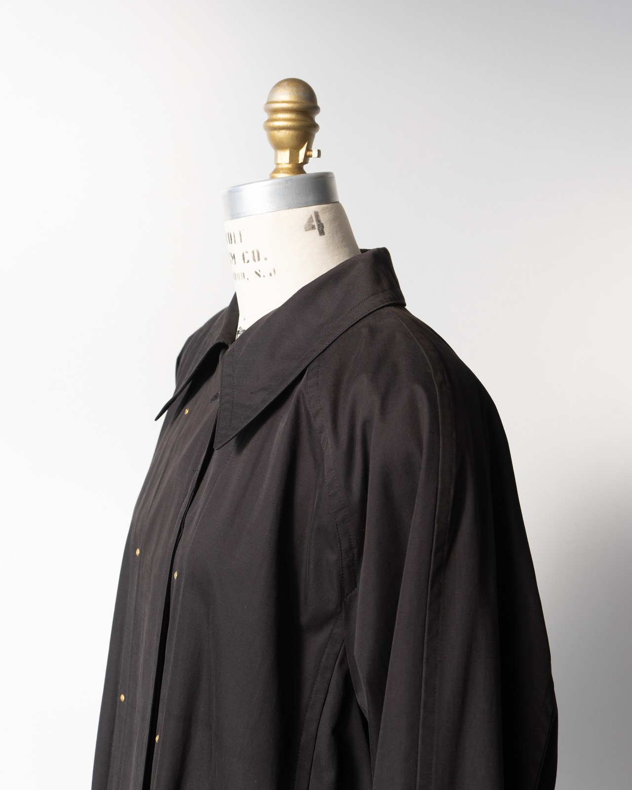 〈CHANEL〉CC button coat P03104V00178