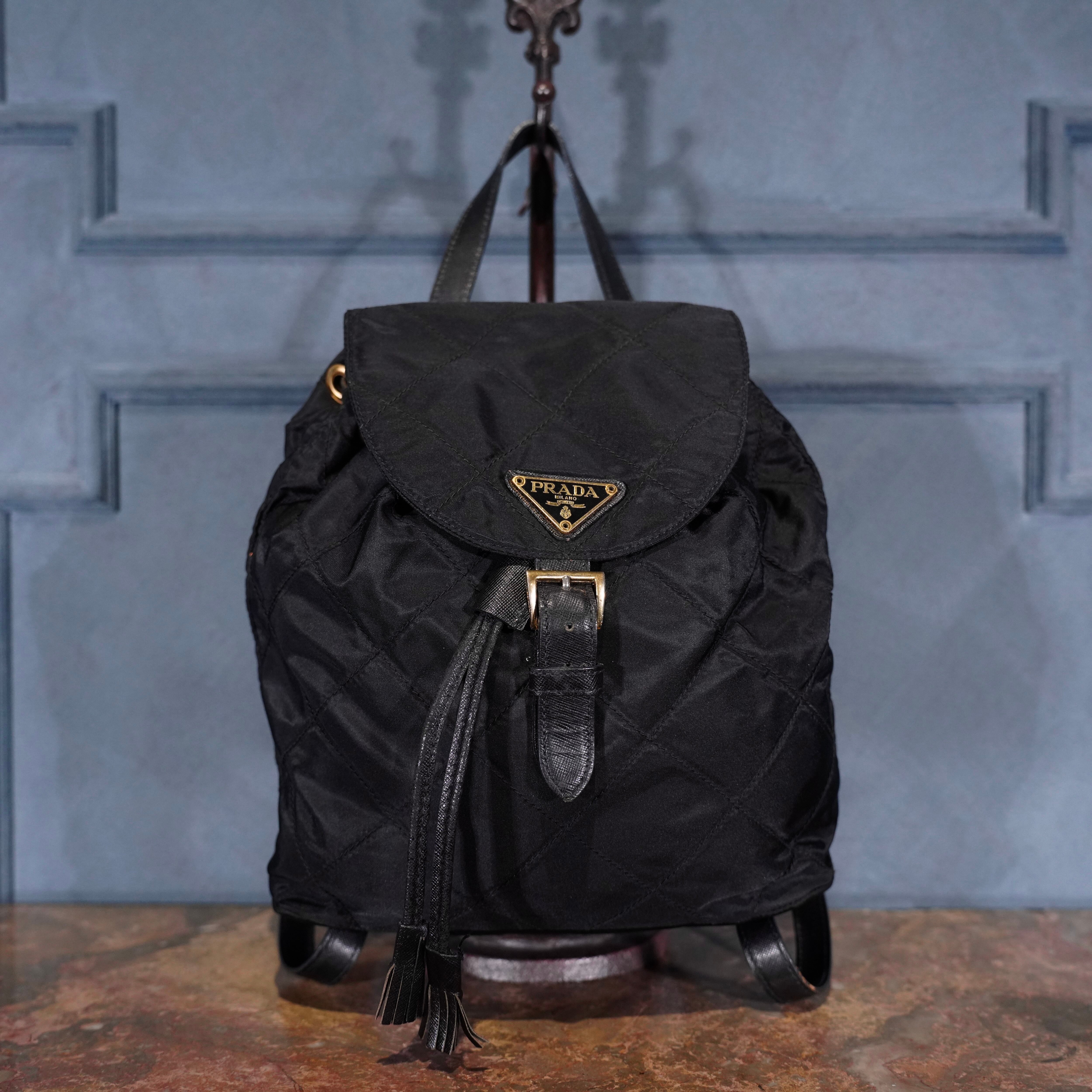 PRADA TRIANGLE LOGO QULTING NYLON RUCK SACK/プラダトライアングル