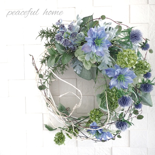 アーティフィシャルフラワー　ブルーの小花とグリーンのリース