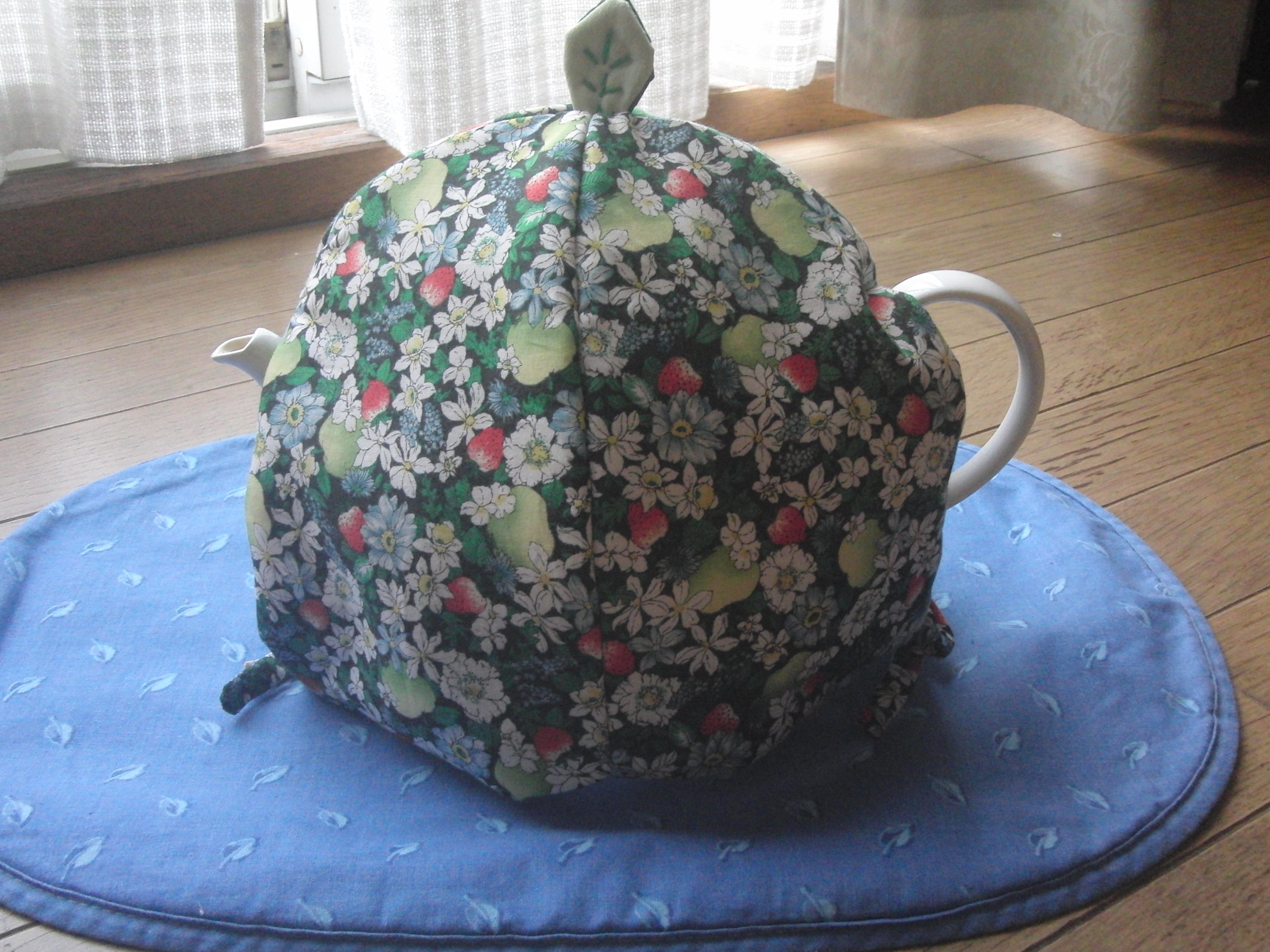 ニードルポイント プチポワン ティーコージー ティーコゼー